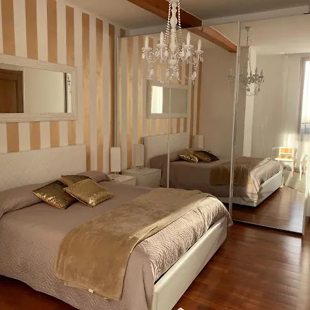Apartment Palazzo Teatro Vecchio-holiday Suites