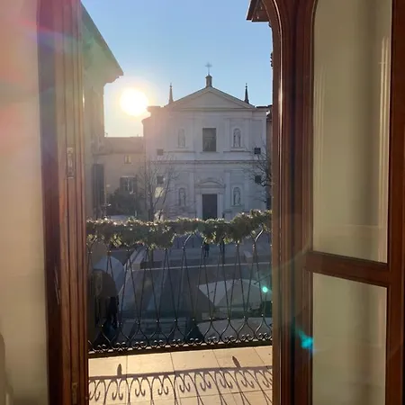 Palazzo Teatro Vecchio-holiday Suites * Сало