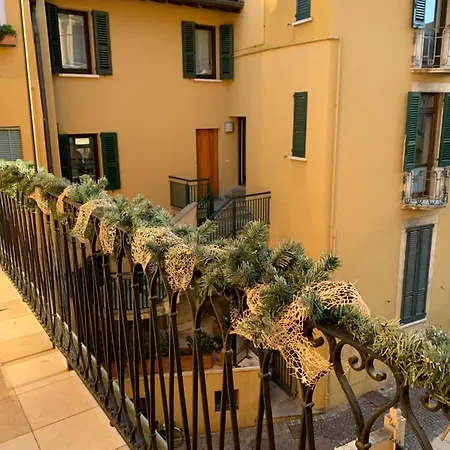 Palazzo Teatro Vecchio-holiday Suites Апартаменты Сало