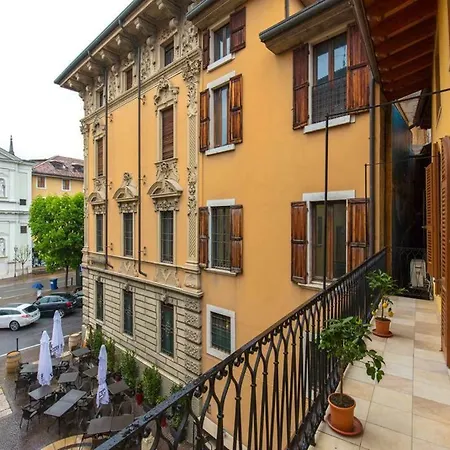 Апартаменты Palazzo Teatro Vecchio-holiday Suites *