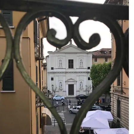 Palazzo Teatro Vecchio-holiday Suites Apartment *