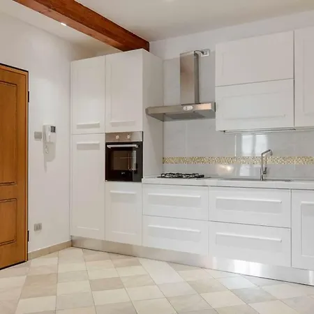 Palazzo Teatro Vecchio-holiday Suites Apartment Salo