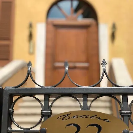 Apartment Palazzo Teatro Vecchio-holiday Suites Salo